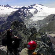 Pranzo sulla Cima Lagoscuro (3.164 m) con di fronte le Lobbie e il Ghiacciaio dell'Adamello