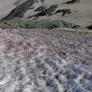 Sabbia del deserto sul ghiacciaio