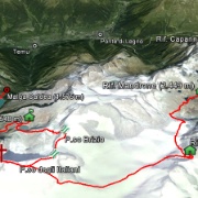 3 agosto 2013<br />Da Ponte di Legno con gli impianti di risalita fino al <br />Rif. Capanna Presena (2.780 m), poi <br />P.so Maroccaro (2.975 m), <br />Rif. Mandrone (2.449 m), <br />P.so Lobbia Alta (3.022 m),<br />Rif. Ai Caduti dell'Adamello (Lobbia Alta - 3.040 m).<br /><br />4 agosto 2013<br />Dal Rif. Lobbia Alta al <br />Monte Adamello (3.539 m), <br />P.so degli Italiani (3.350 m),<br />P.so Brizio (3.149 m),<br />Rif. Gardibaldi (2.548 m), <br />Malga Caldea (1.575 m).<br /><br />Da qui siamo tornati a Ponte di Legno con dei furgoni (altro che Jeep...!?!)