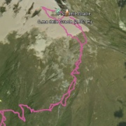 Ho parcheggiato l'auto al secondo tornante della statale del Gavia (SS 300), dopo Sant'Apollonia. <br />Sono salito fino alla dorsale sud della Cima delle Graole fermandomi a pochi metri dalla vetta per via di un tratto non particolarmente sicuro.<br />Sono tornato sui miei passi per poi traversare sotto la parete ovest in direzione del Passo delle Graole senza però arrivarci perché ho iboccato un canalino che mi ha portato pochi metri a nord della Cima.<br />Toccata questa a 2.861 m, sono ridisceso dalla cresta nord fino al Passo delle Graole su neve stabile ma con tratti decisamente esposti e non pochi momenti ti tensione. <br />Arrivato sano e salvo al Passo delle Graole sono sceso molto più agevolmente e senza più particolari problemi, seguendo anche alcune tracce di stambecchi che hanno compiuto i percorsi più logici e sicuri.