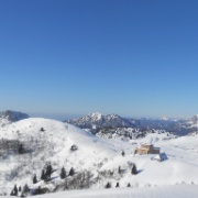 Da sinistra: Monte Resegone, M. Tre Mani e Zucco di Desio, Grignetta e Grignone