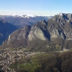 Meraviglioso panorama dalla croce del Pizzo d'Erna (1.365 m)